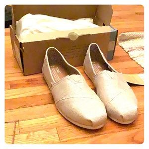 TOMS Natural metallic burlap flats, size 8W